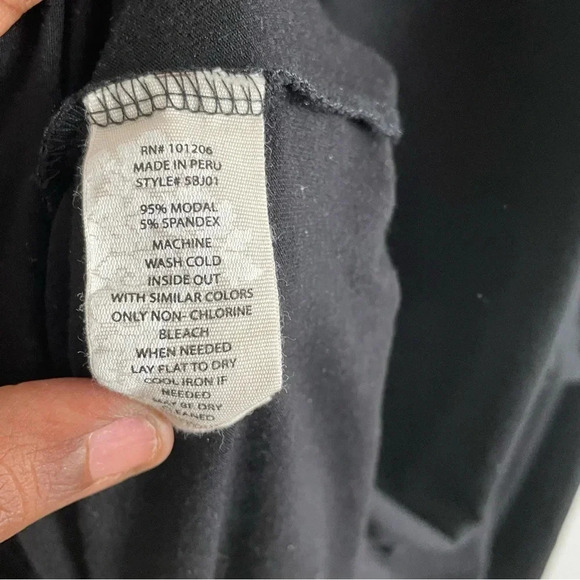 Soft Surrounding Cut Out Front Black Top 2X - Picture 2 of 4